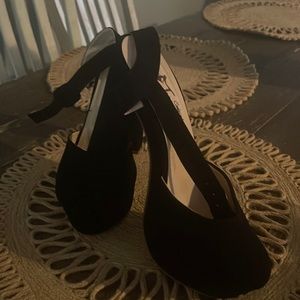 Women black heels with ankle belt for support